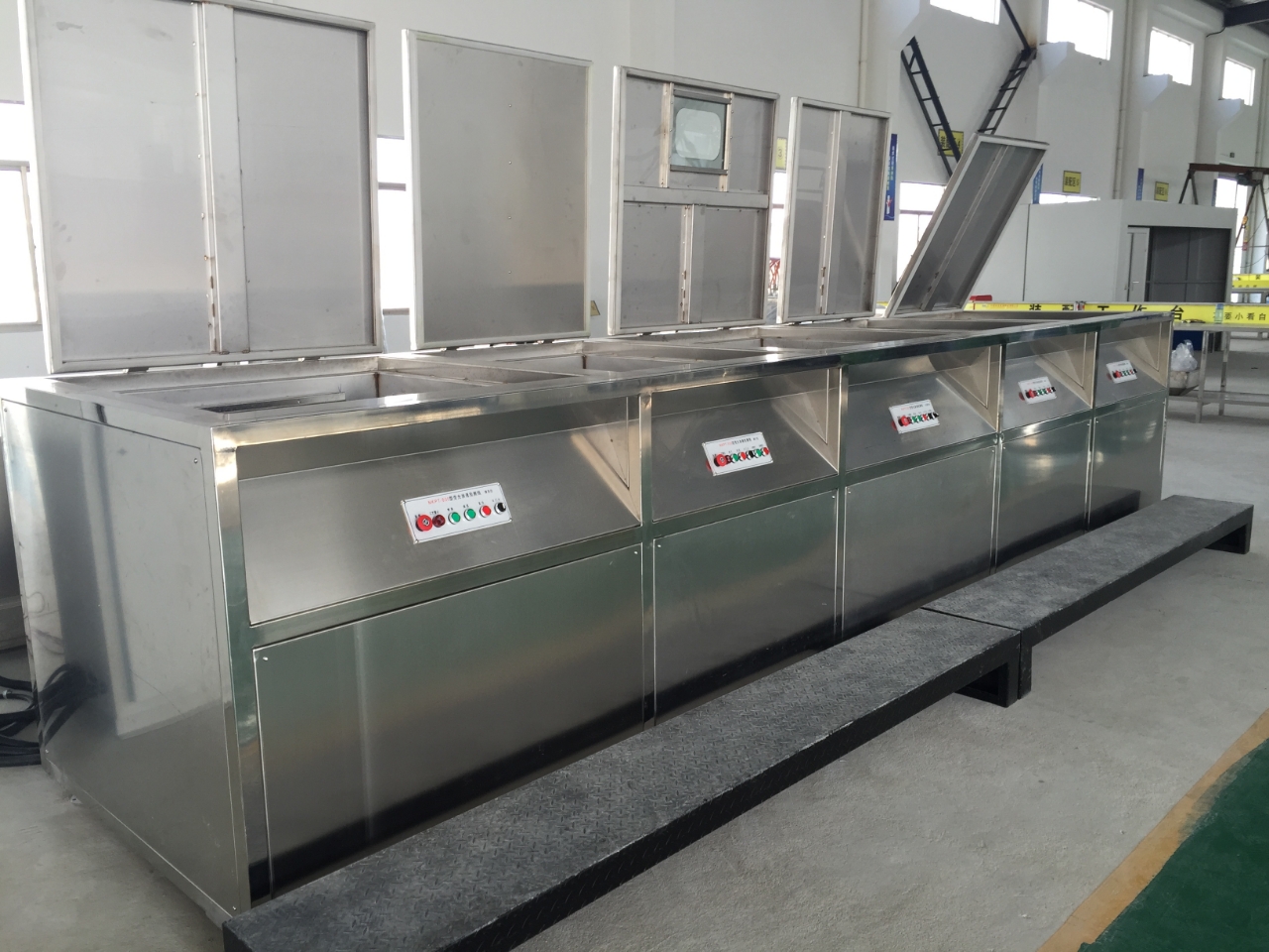 Automatic Fluorescent Penetrant Testing Equipment3